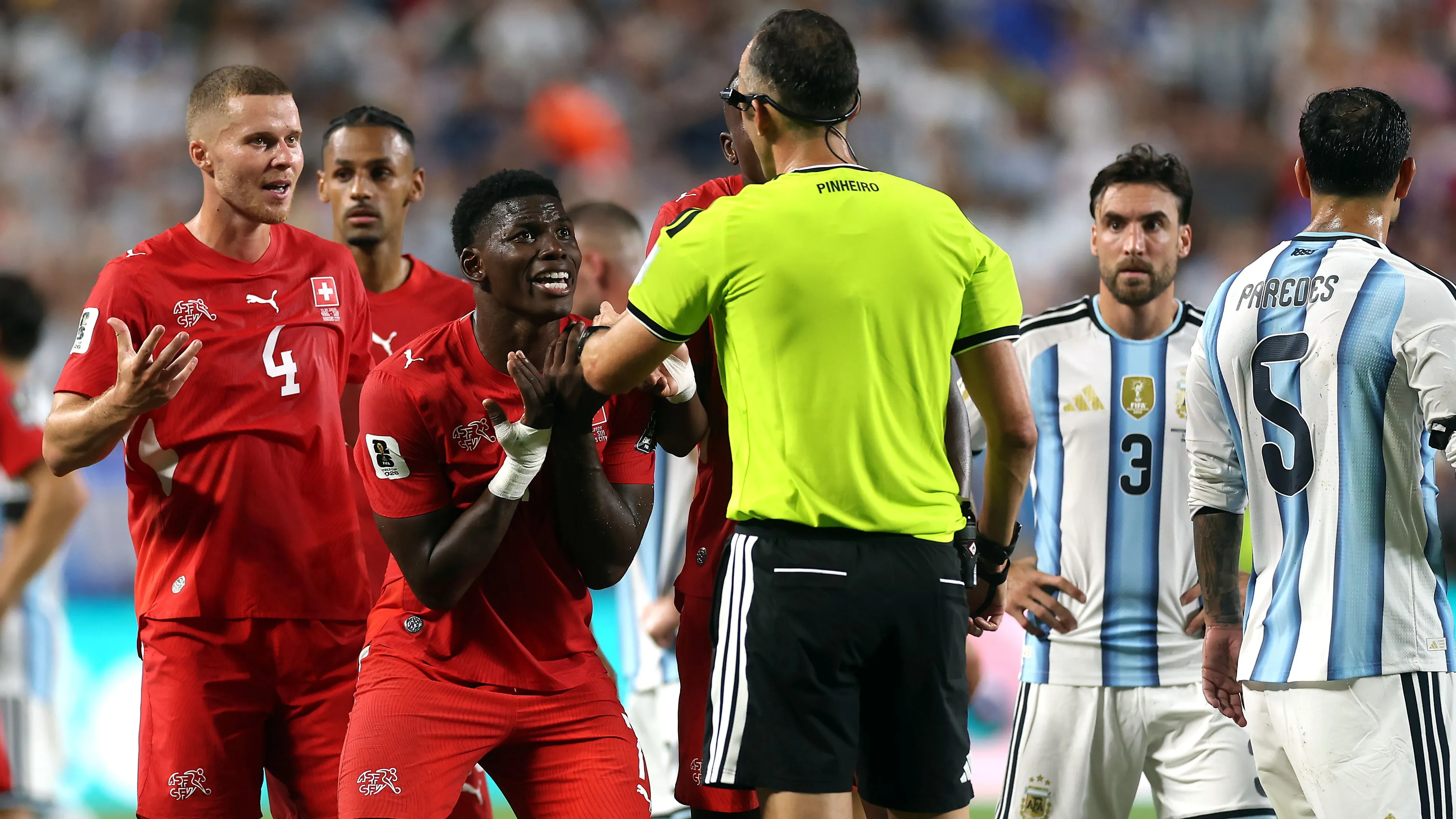 FIFA官方声明:恩博洛红牌系纠正误判,获IFAB认可