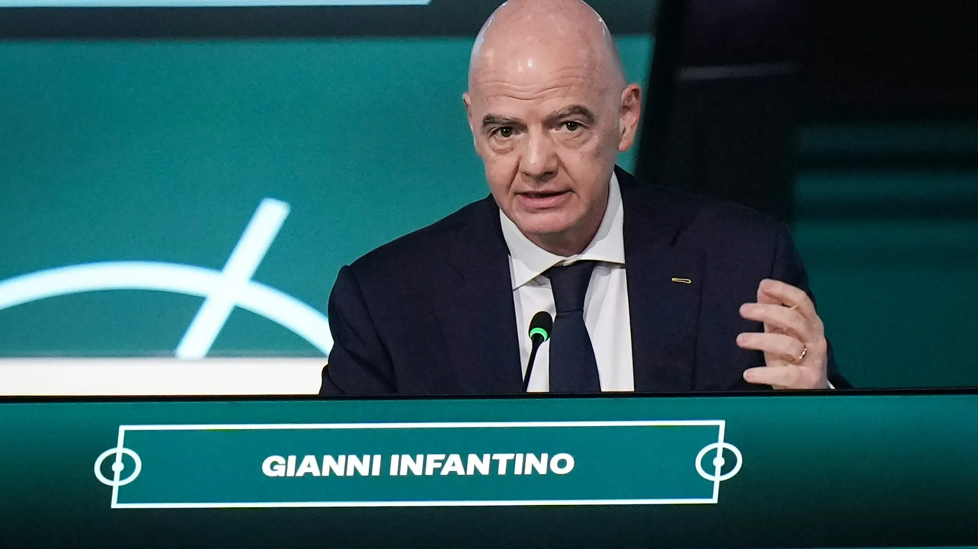 FIFA内部哗变:员工要求因凡蒂诺下台,世界杯功臣反戈一击