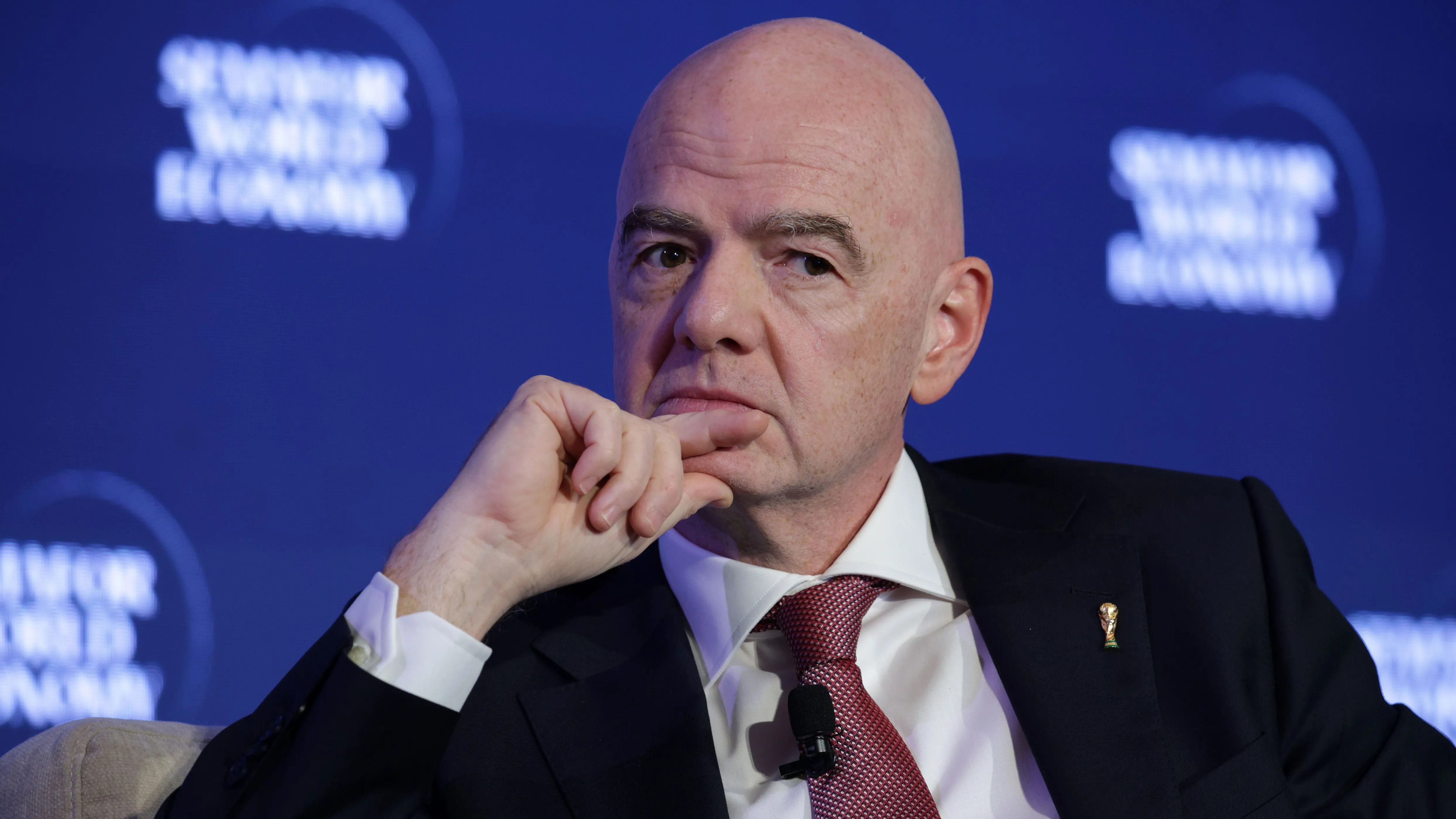 FIFA致信211协会：承认世界杯转播权出售计划失败并道歉