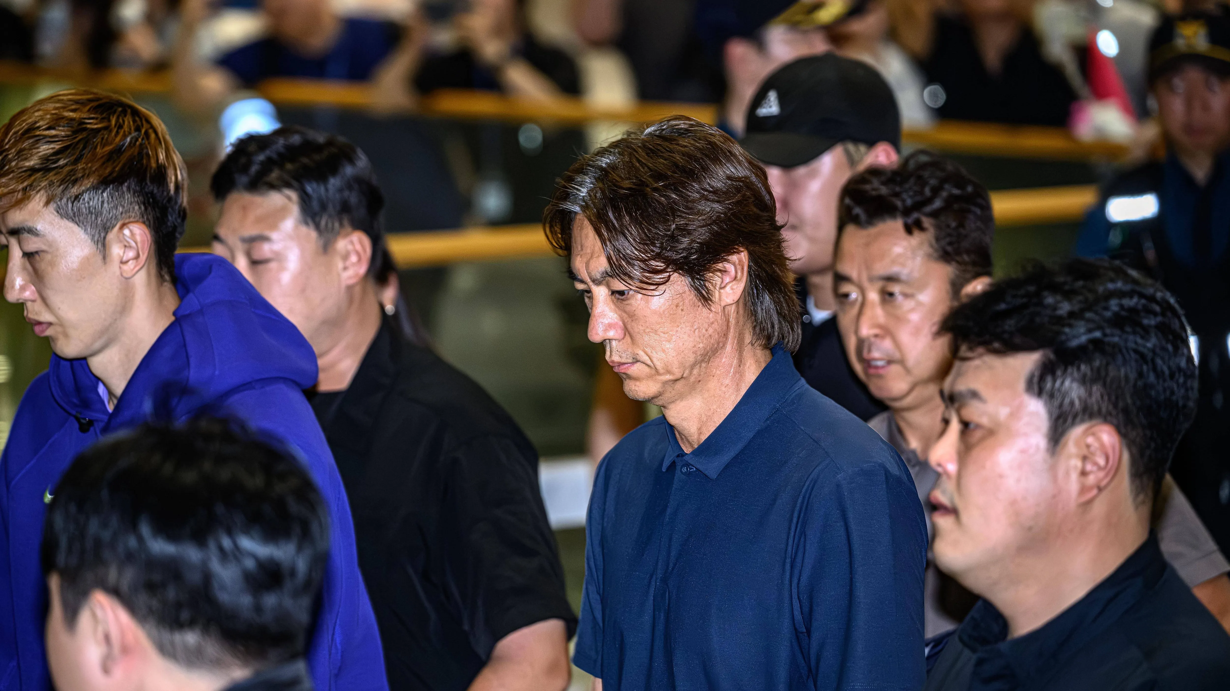 韩国警方突袭足协总部,“面包店丑闻”再掀波澜,洪明甫任命调查升级