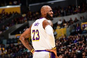 里德惊叹！老詹刚来NBA我和他打过 我又打了10年退役10年 他还在