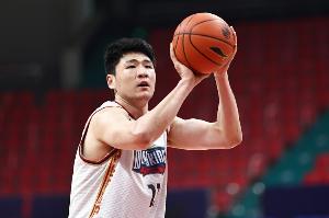 高效两双！赵柏清9投6中&罚球2中2得到15分12板 正负值+5