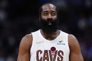 基翁·埃利斯：哈登在中场时激励了我们 并在下半场带领球队前进