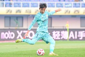 足球报谈U23国脚中超首轮表现:U23国脚竞相出彩,延续希望